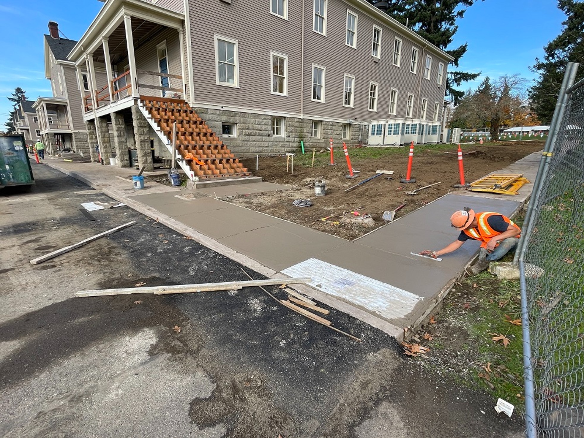 Construction of new sidewalks and curbs at Fort Vancouver National