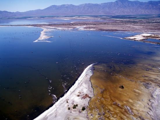 A shallow, landlocked and highly saline body of water in southern California