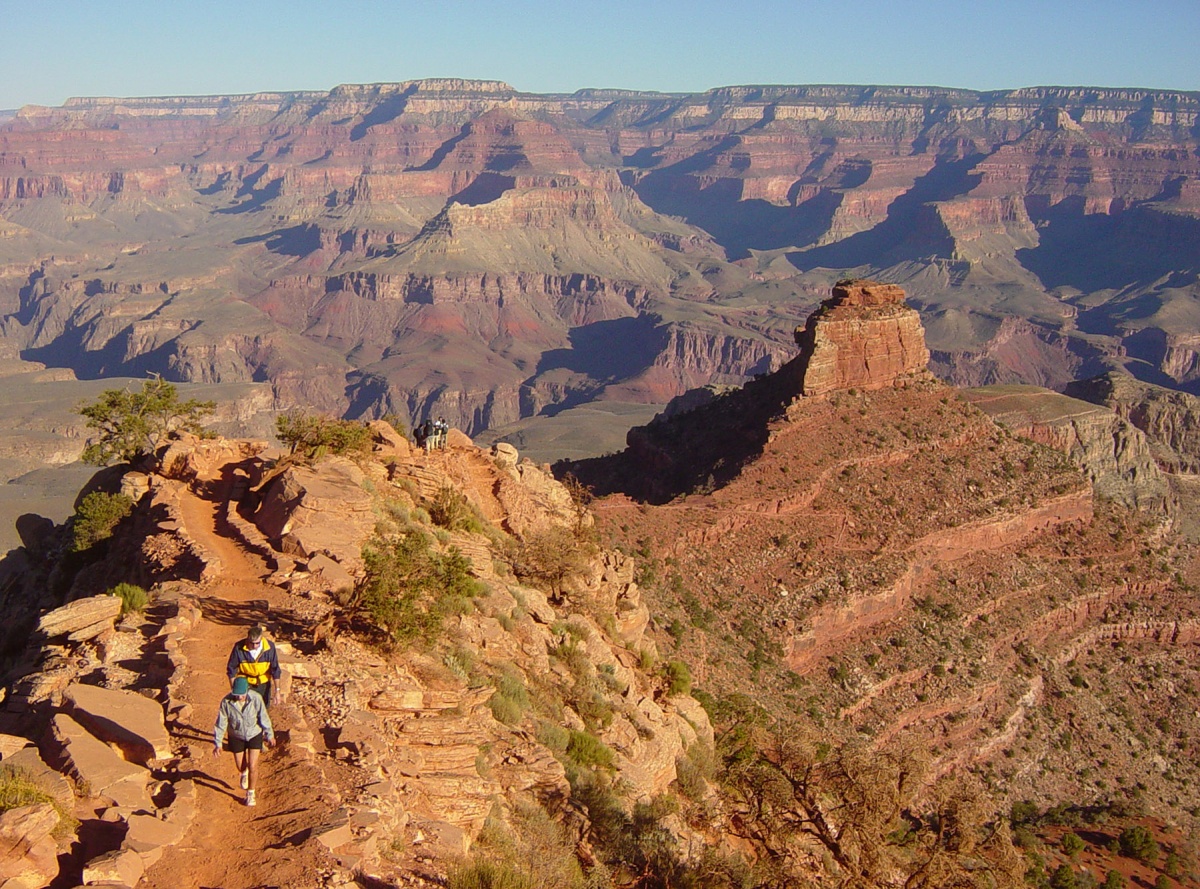 day hikers in Grand Canyon National Park